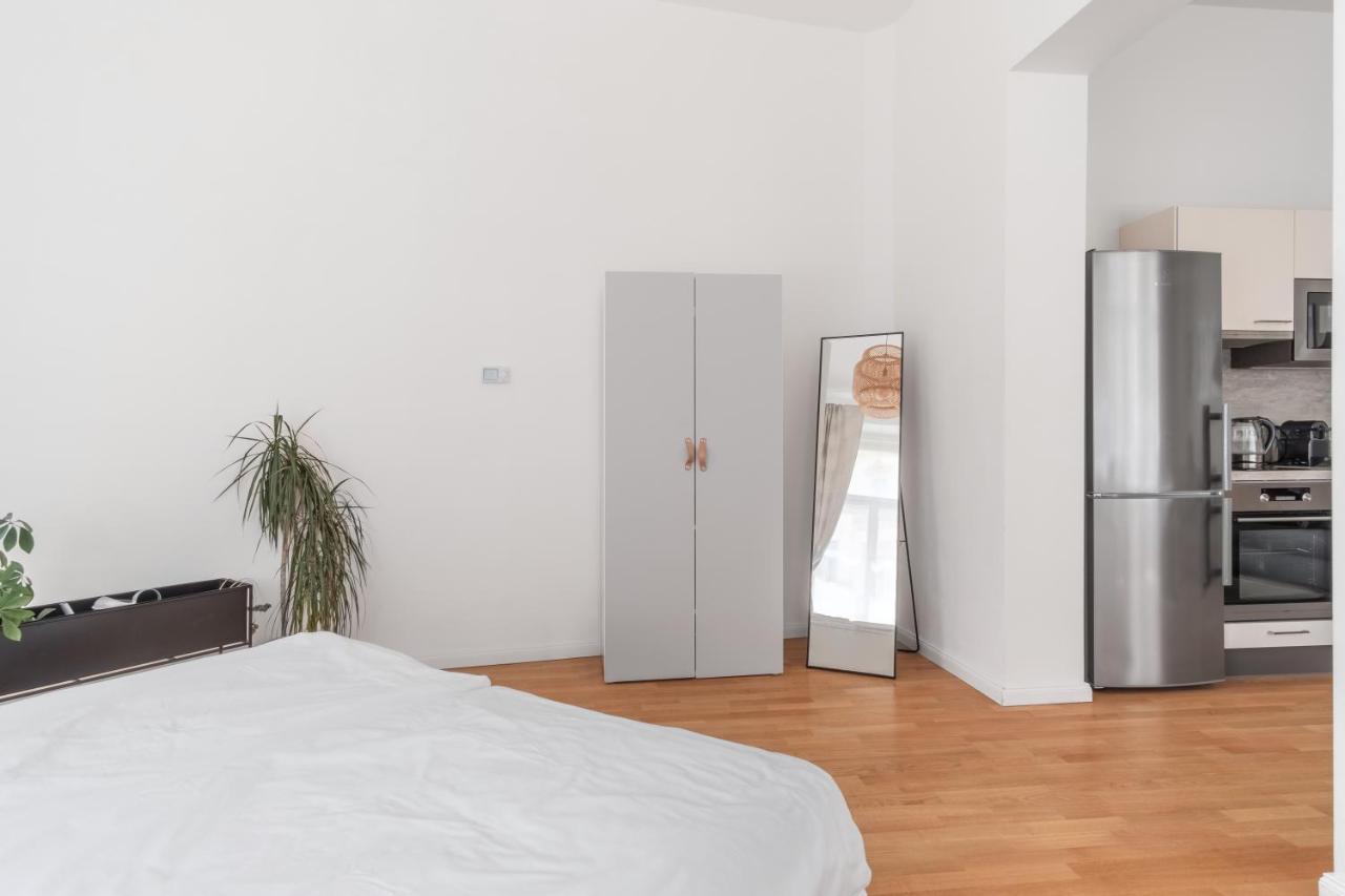 Luminous Apartment For 2 Near Wenceslas Square By Prague Days Exterior photo